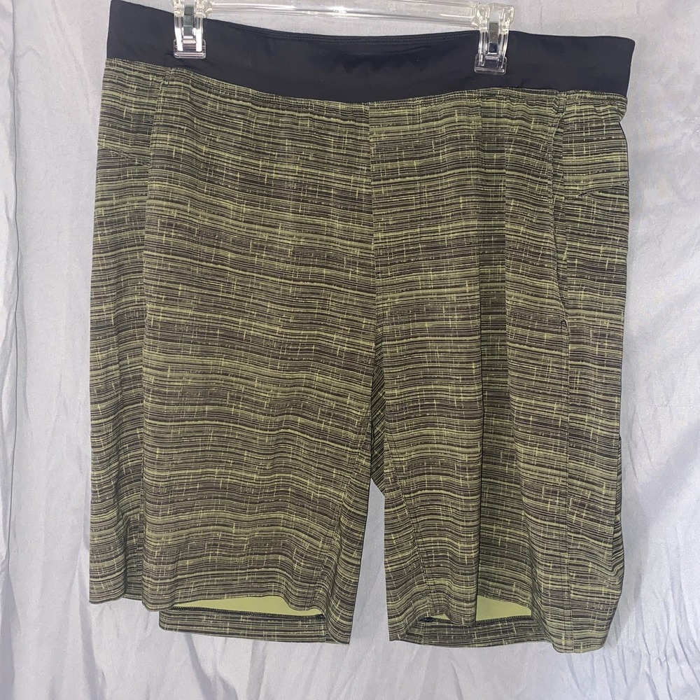Lululemon Pace Breaker Shorts Mens XXL Black Green Lined Performance  11"